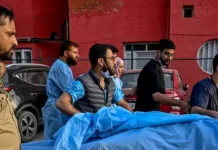 В Индии открыли огонь по туристам. Убиты минимум 26 человек