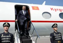 Садыр Жапаров “Борбор Азия – Европа биримдиги” саммитине катышуу үчүн Самаркандга келди