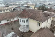 В Кара-Суу на баланс государства возвращен участок с двухэтажным зданием