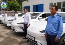 Службе экологического и технадзора Кыргызстана вручили девять служебных авто