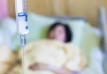 В Оше школьники массово отравились сладостями, купленными возле школы