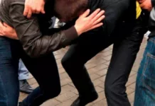 В Оше школьники избили учителя физкультуры