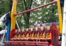 В Бишкеке девушка упала с аттракциона в парке Панфилова