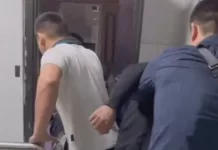 Двое мужчин насильно удерживали человека в автосервисе и добились от него перевода 23 тыс сомов на электронный кошелек