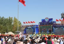 Ко Дню Конституции на площади Ала-Тоо пройдет концерт под открытым небом