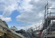 В Геленджике произошел обвал грунта, трое кыргызстанцев остались под завалами