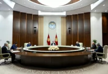 Садыр Жапаров ЖККУ ПА Кеңешинин мүчөлөрүн кабыл алды