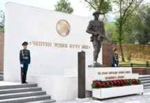 “Ата-Бейитте” чек арада курман болгон жоокерлердин эстелиги ачылды