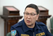 Главе МЧС Бообеку Ажикееву объявлен строгий выговор