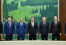 Садыр Жапаров принял спикеров парламентов стран ОДКБ
