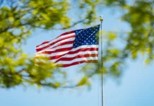 АКШдан депортацияланган 20 кыргызстандык өлкөгө кайтып келди