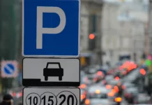 Плата за парковку в центре Бишкека, около рынков и ТЦ может возрасти до 60 сомов в час