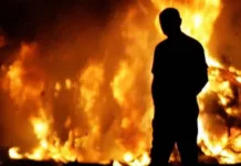 «Хотел сжечь себя и жену». Мужчину задержали по статье о семейном насилии