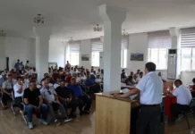 Бишкекте жыл башынан бери 733 автобустун айдоочусу иштен алынган