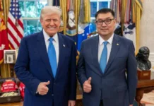 Дональд Трамп Кыргызстандын элчиси Молдогазиевди кабыл алды