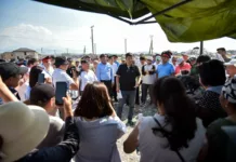 Бишкек шаарынын мэри Көк-Жар айылындагы жер ээлери менен жолукту