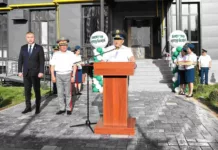 В Бишкеке 77 пограничникам выдали квартиры