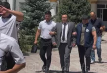 Коопсуздук кызматы Токмок мэри Максат Нусувалиевди жана дагы эки адамды кармады