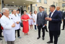 Эне жана баланы коргоо улуттук борборуна “Эндоскоп” жабдыктары тапшырылды