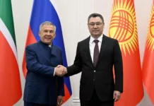 Президент Садыр Жапаров Татарстандын башчысы Рустам Минниханов менен жолугушту