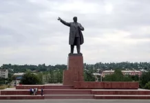 В Оше памятник Ленину перенесут, на его месте установят флагшток