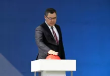 Садыр Жапаров Ысык-Атада керамика плиткаларын өндүрүүчү заводду ачты