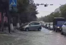 Улицы Оша затопило из-за проливных дождей