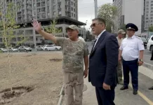 Камчыбек Ташиев Оштун мэрине убадалаган унааны берди