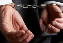 Сотрудника прокуратуры Оша задержали при получении взятки в размере $4 тыс.