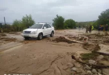 В Тонском районе из-за селя обвалилась дорога, связывающая Балыкчы и Каракол
