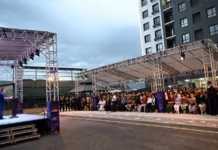 Садыр Жапаров побывал на открытии еще одного жилкомплекса ГИК