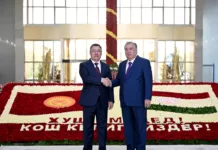 Президент Садыр Жапаров мамлекеттик сапар менен Тажикстанга барды