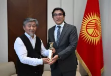 Арыма Кубата поздравили с главным призом на Шанхайском кинофестивале