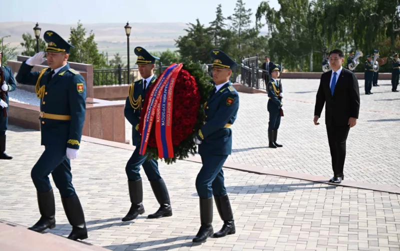 687dbee1ed78a. Max 2560x1440. Format webp. Jpegquality 90 президент монголии посетил историко-мемориальный комплекс «ата-бейит»