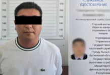 Налоговика задержали в Кызыл-Кие при возврате ранее полученной взятки
