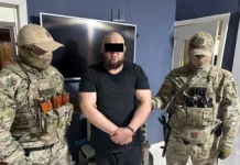 Члены ОПГ пытались сбыть гранаты и оружие, задержаны 9 человек