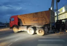 В Бишкеке КамАЗ переехал восьмилетнюю девочку