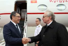 Садыр Жапаров иш сапары менен Москвага келди