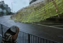 Тайфун «Випха» обрушился на Гонконг и южную часть Китая