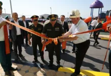 Ташиев вручил пограничникам в Тамчи ключи от служебных квартир