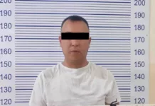 В Оше патрульного милиционера задержали во время построения.