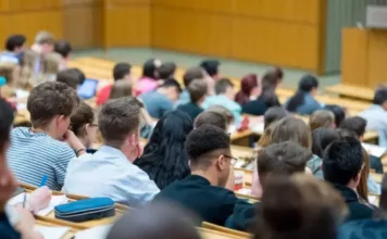 Бишкектеги студенттер 15-сентябрга чейин онлайн окушат