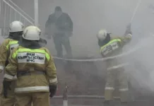 В Оше по улице Салиева произошел пожар на 5-м этаже жилого дома. Пожарные эвакуировали жильцов дома.