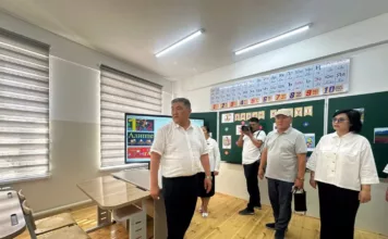 Камчыбек Ташиев Ошто жаңыланган мектеп-интернатты текшерди