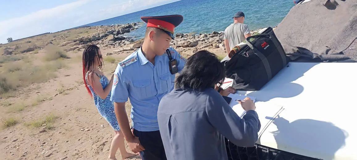 536272508 1221.max 2560x1440.format webp.jpegquality 90 После публикации Садыра Жапарова о мусоре на Иссык-Куле начались рейды