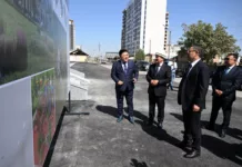 Садыр Жапаров осмотрел жилой комплекс, строящийся Госипотечной компанией в Оше