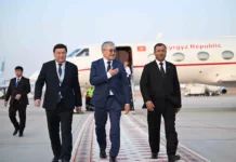 Адылбек Касымалиев иш сапары менен Түркмөнстанга келди