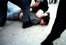 В Бишкеке толпа избила парней — милиция ищет подозреваемых