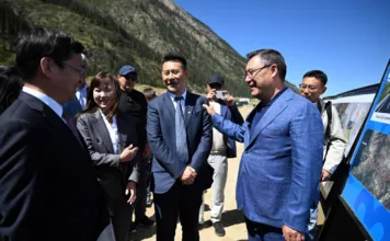 Садыр Жапаров «Барскоон – Бедел унаа жолун өз каражаттарыбыздын эсебинен куруу» долбоорун баштап берди