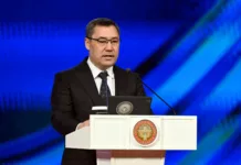 Президент: Быйыл мугалимдердин айлыгы көтөрүлөт